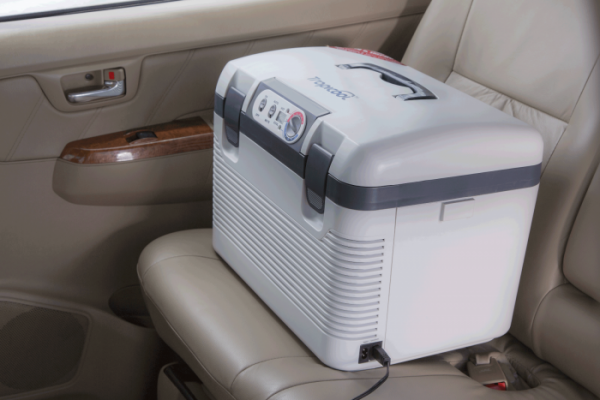 portable-car-fridge-and-warmer-18ad-4